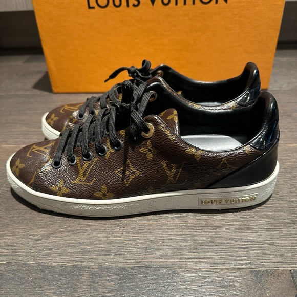 LV Frontrow Sneakers - Picture 4 of 5